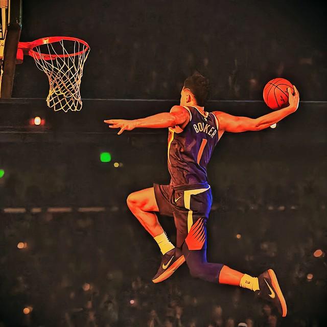 贾马尔·穆雷：篮球场上的过马路艺术与单臂劈扣精彩瞬间。