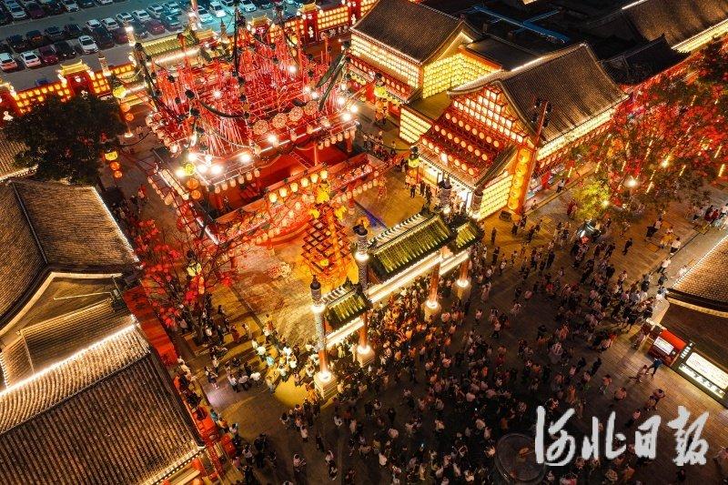 九游app：河头老街“大唐百戏节”启幕