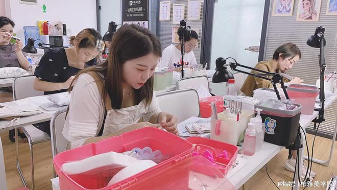 美甲美睫培训学校TOP10榜单:谁是美业人才的摇篮?