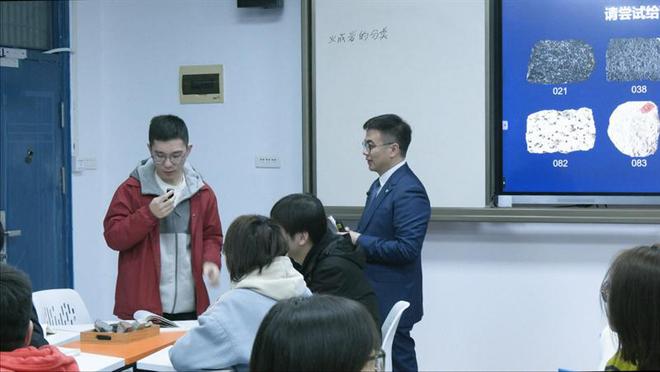 数字化转型重塑教学流程与场景