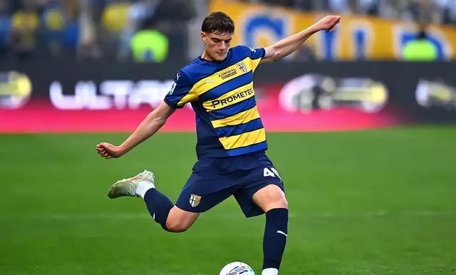 英超转会：利物浦锁定莱奥尼！18岁意甲新星加盟在即