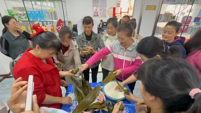 安顺经开区：社区欢庆端午节 共谱邻里和谐曲