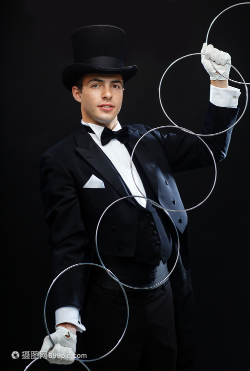 九游娱乐:锡安状态回暖!半场11分助鹈鹕微弱领先魔术