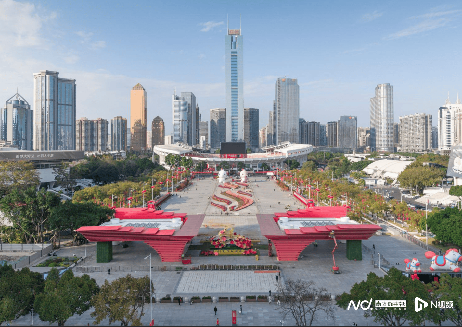 巨型大湾鸡坐阵飞行汽车“空降”！广州天河迎春花市开锣